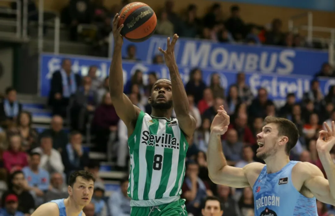 Jean Montero, amb el Reial Betis.