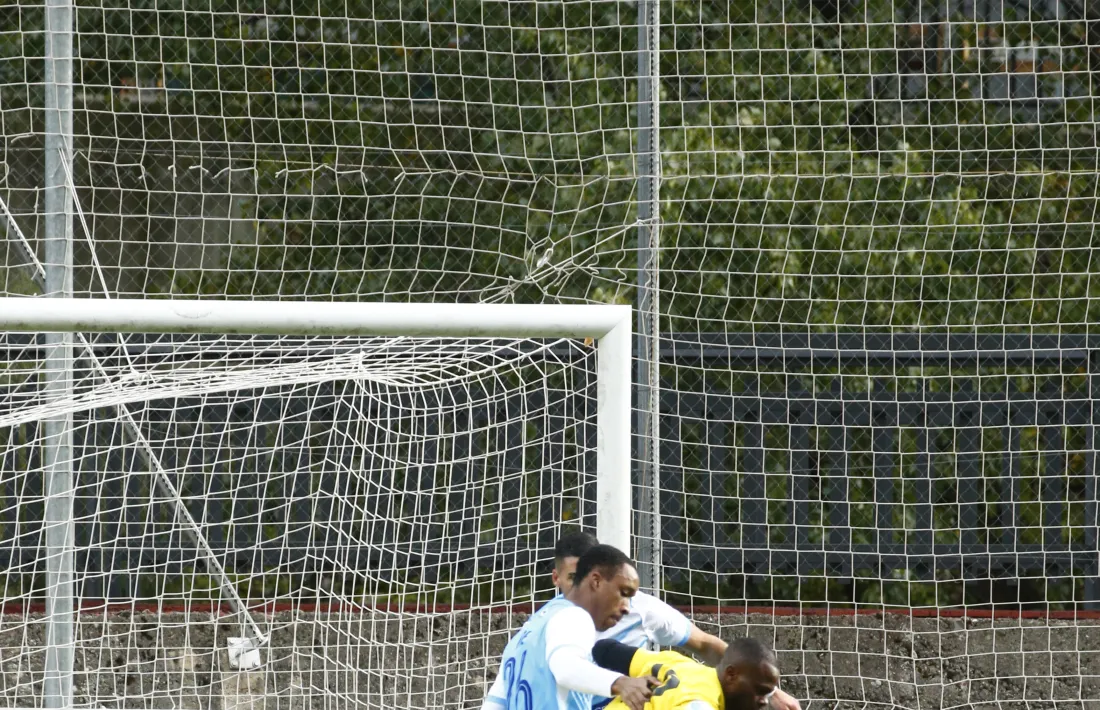 Salomón Obama va fer un hat-trick.