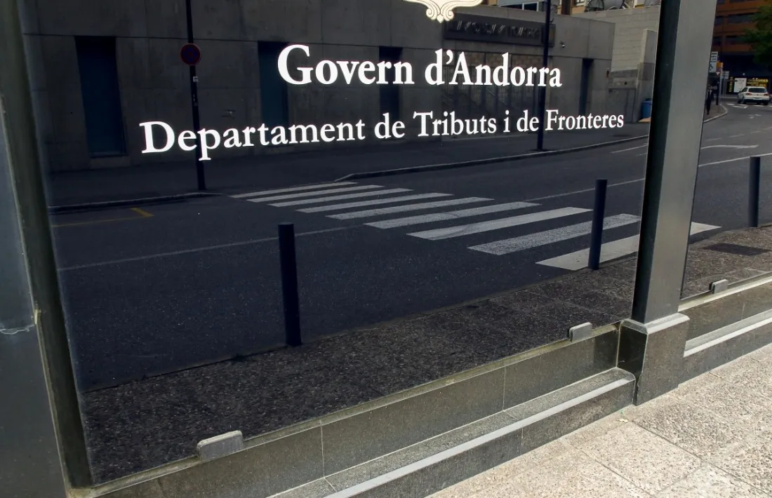 Entrada del departament de Tributs i Fronteres.