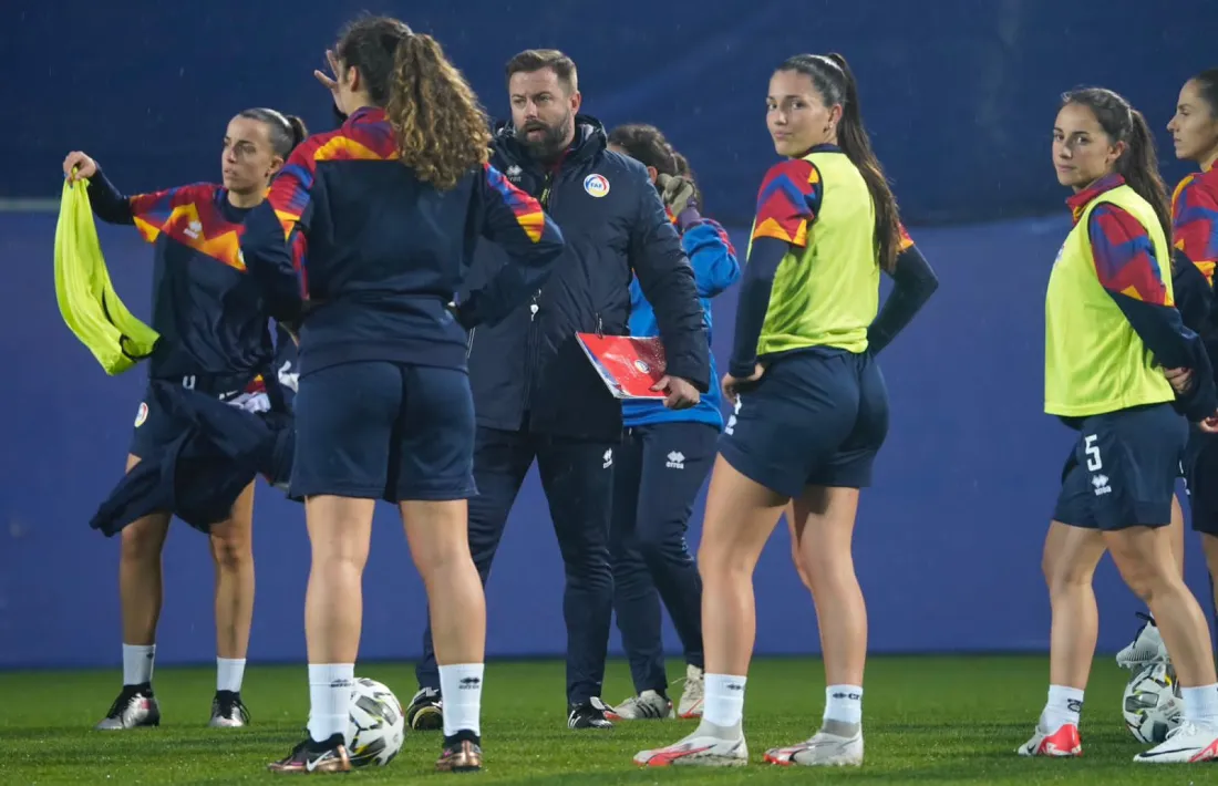 La selecció absoluta femenina, dirigida per ‘Guti’, es va entrenar ahir a l’escenari del partit d’avui contra Malta, a l’Estadi Nacional.