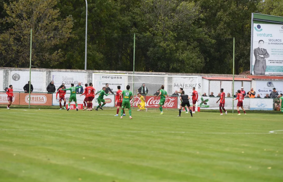 ‘Ivi’, de l’Atlètic Astorga, va marcar l’únic gol del partit que va eliminar l’FC Andorra de la Copa del Rei tot just començar.