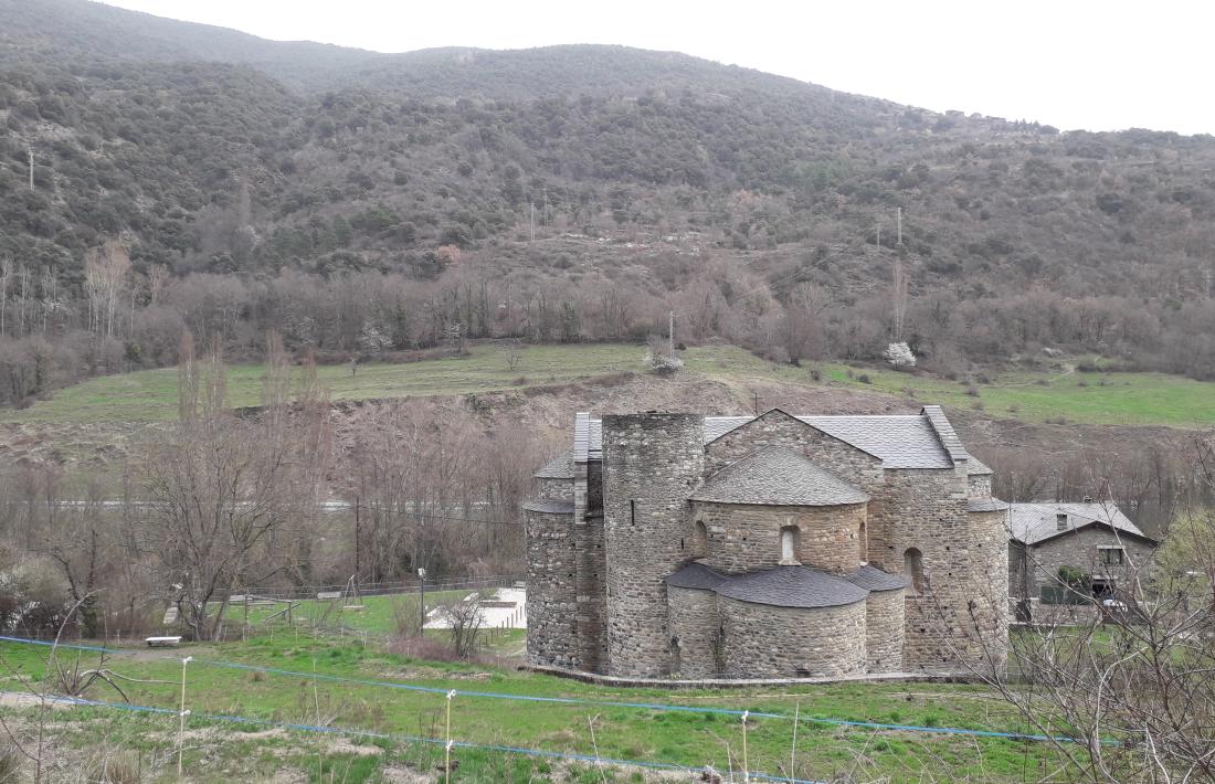 El monestir de Sant Serni de Tavèrnoles, al poble alturgellenc d’Anserall.