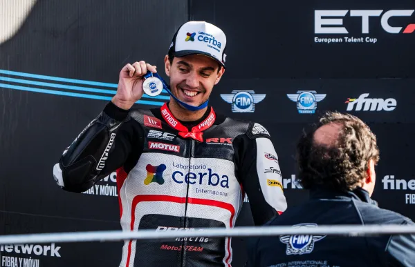 p._29_xavi_cardelus_valencia_foto_promoracing