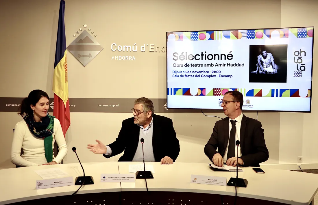 Amélie Mas, Jean Michel Rascagnères i Robert Mauri van presentar ahir l'obra 'Selectionné'.