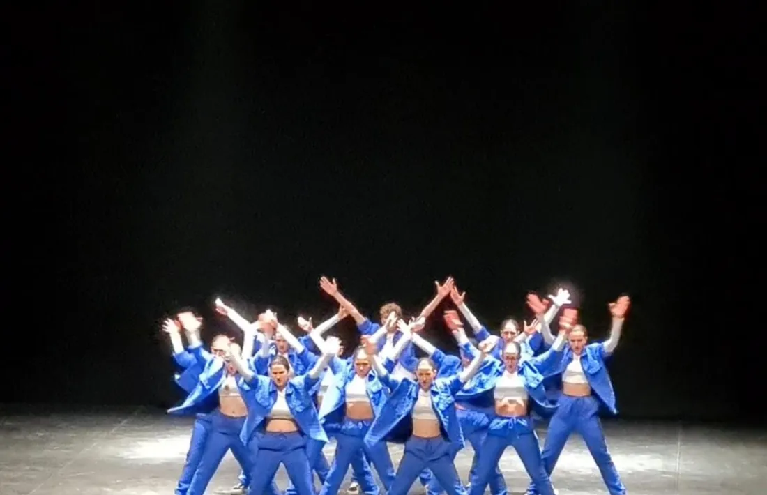 El grup de joves de Danses Urbanes Mooners, dirigit per Dan Sampaio, primer premi de la categoria 2 de hip hop.