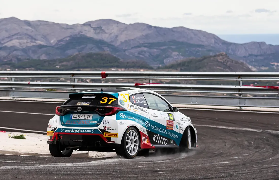 Albert Llovera va abandonar el Ral·li de La Nucía en trencar-se el diferencial del cotxe.