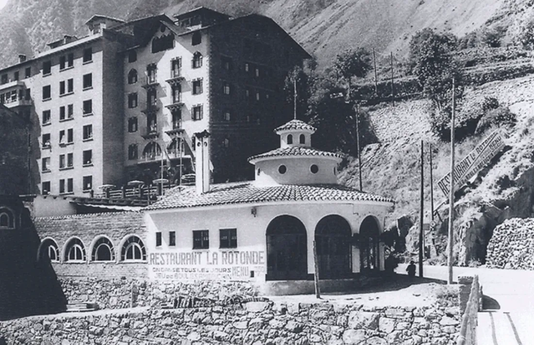 La Rotonda va ser una iniciativa de l'empresari Melcior Larrosa, i va obrir als primers anys 50.