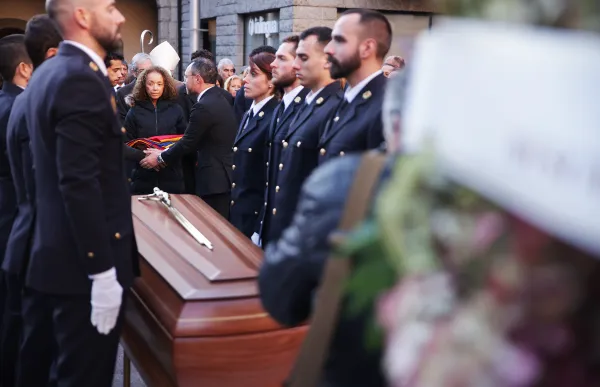 p._03_bona_funeral_antoni_marti_bandera_a_dona_facundo_santana