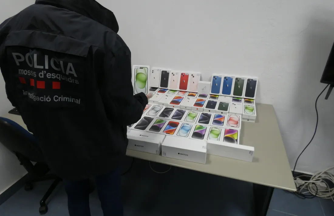 Els dispositius mòbils que es van sostreure la matinada de dimarts.