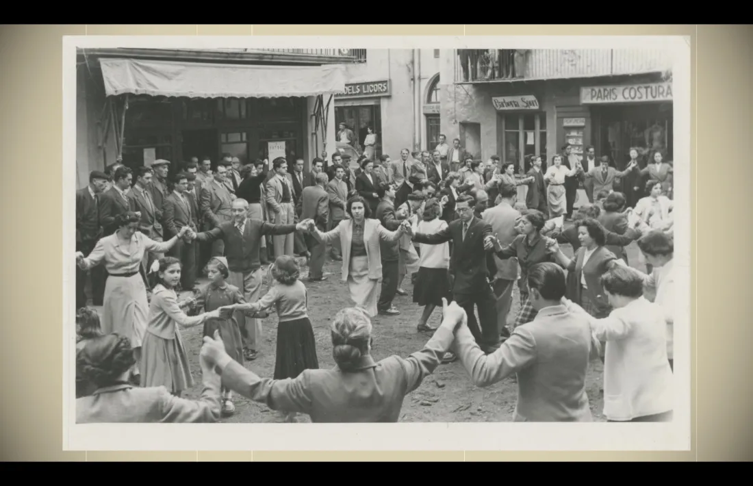 Sardanes a la paça de Santa Anna.