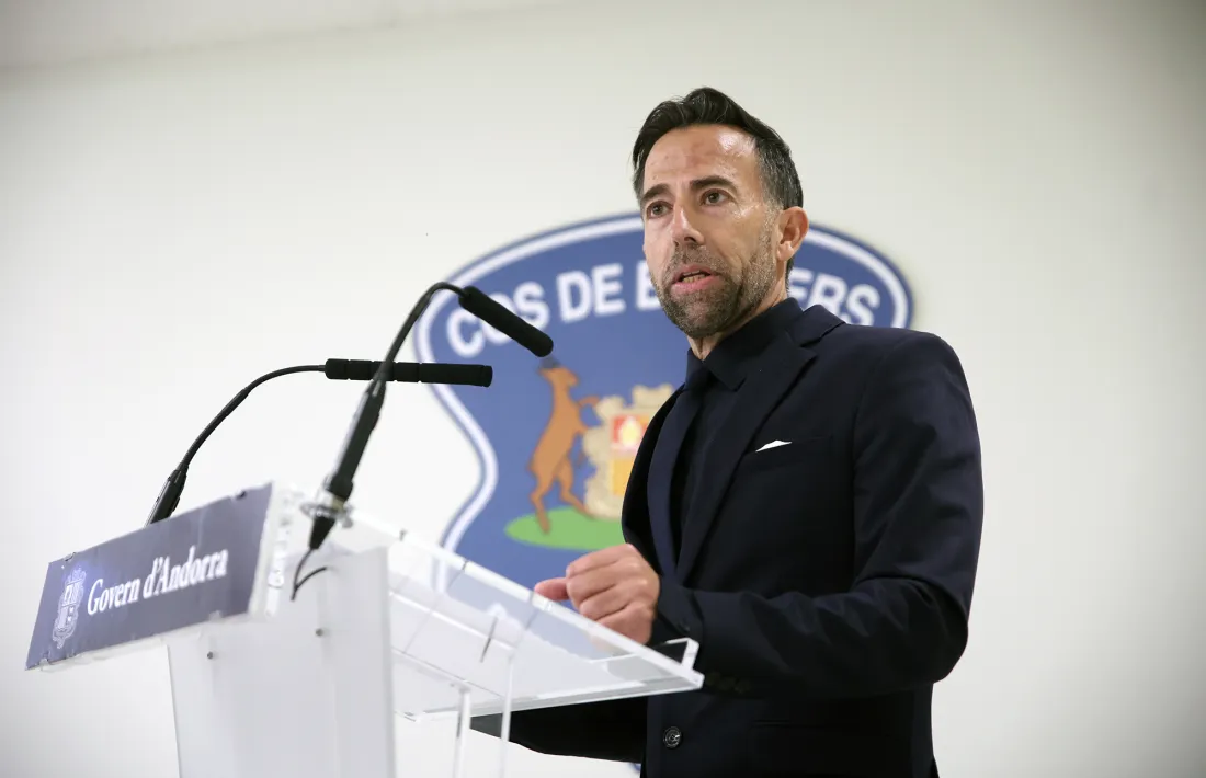 El director del cos de banders, Ferran Teixidó, durant el seu discurs.