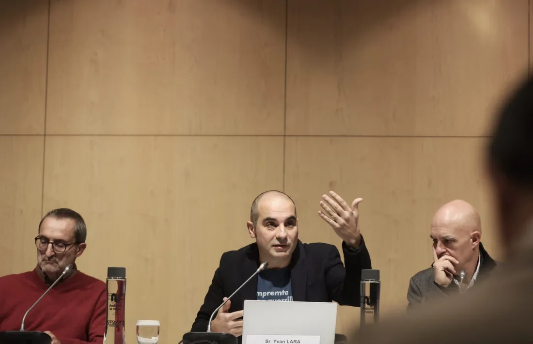 Jordi Guillamet, Yvan Lara i Albert Villaró, a la taula rodona per presentar el volum, que no es publicarà fins al curs que ve.