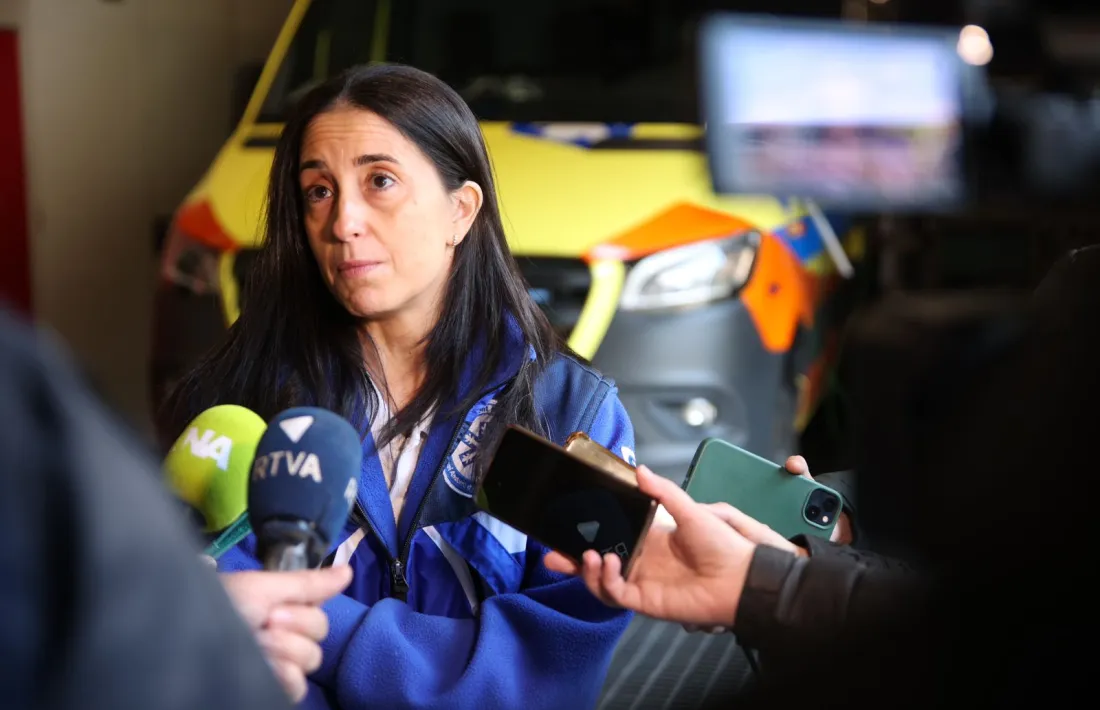 La cap d'Urgències, Ivette Ruiz, explicant els canvis al SUM.