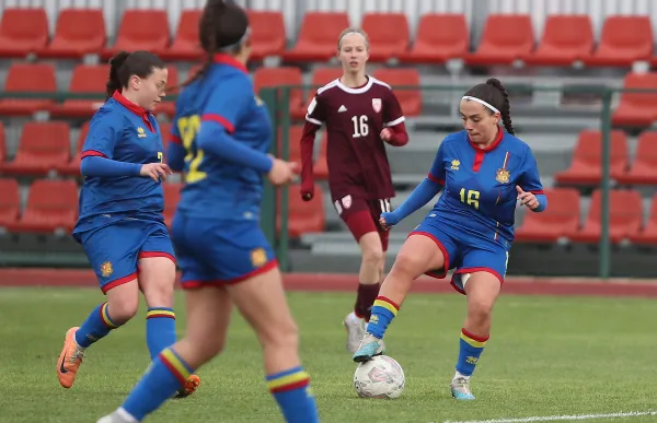 p._37_sub-17_femenina_foto_federacio_serbia_and_lat_018