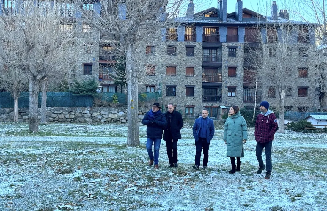Gèlid passeig matinal de la candidatura demòcrata canillenca. 