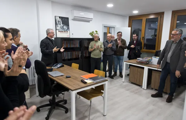 foto1_visita_joan-enric_vives_caritas_andorrana