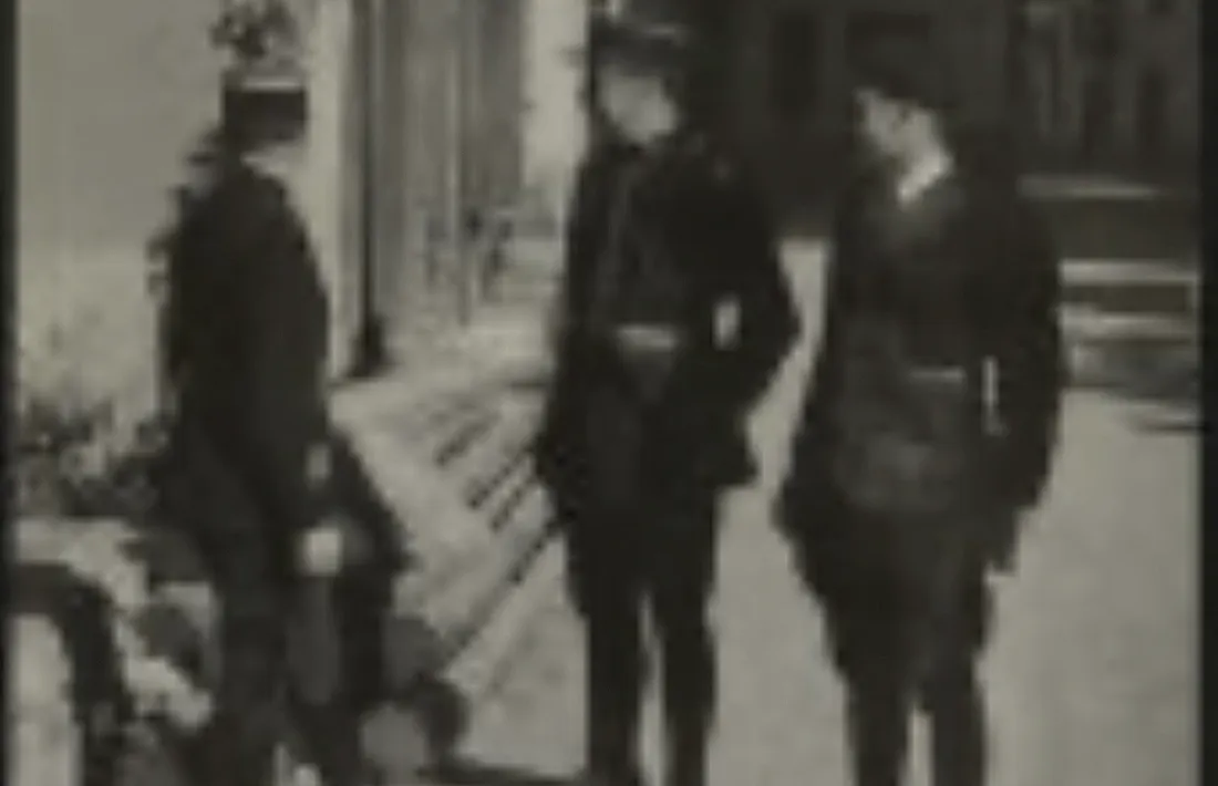 I al d'aquesta, també del 1939, "two gardes mobiles and one policeman of Andorra in a village, near French-Spanish Border".