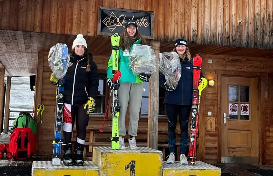 Carla Mijares, al primer lloc del podi. 