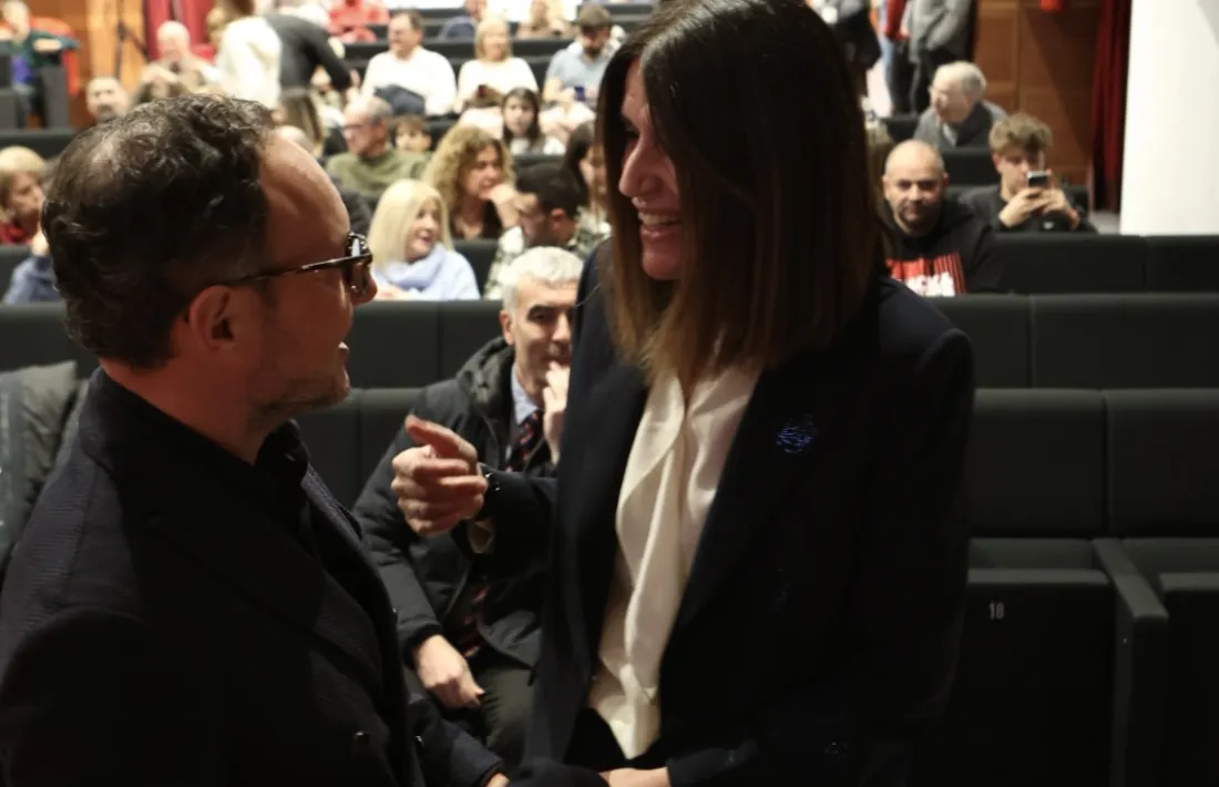 Espot i García abans de començar la reunió de poble a Escaldes.