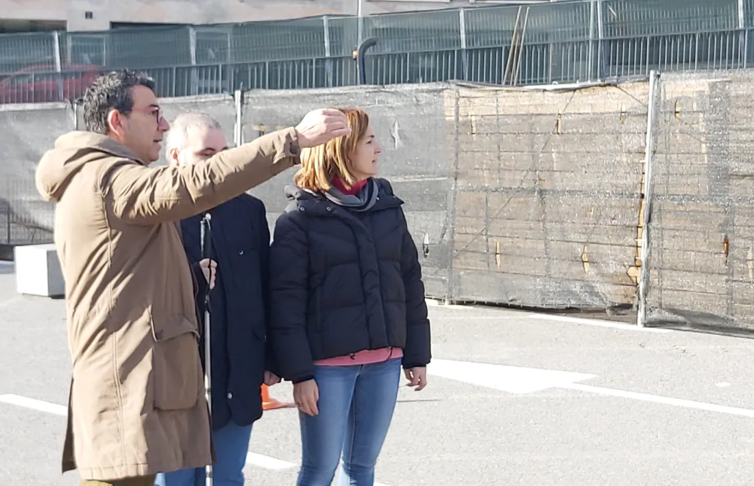 Canturri, Latorre i Sabaté al terreny de propietat del Comú d’Andorra la Vella del davant l’edifici administratiu del Govern.