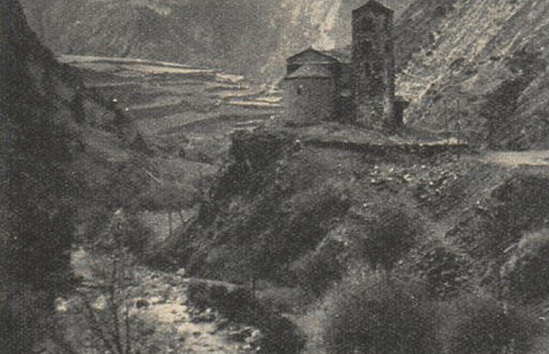 Perspectiva de Sant Joan de Caselles, a què Soulillou no fa cap referència en tot el text.