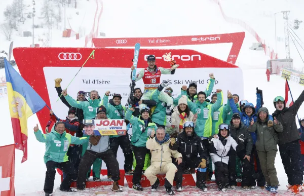 p._37_grup_celebrant_wc_val_disere_joan_verdu_tercer_foto_alexis_boichard_agence_zoom