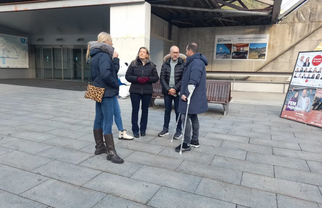 Marot amb altres membres de la candidatura, avui al Funicamp.