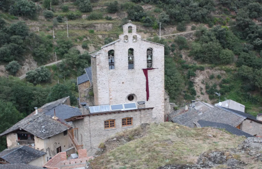  Vista de la col·legiata de Castellbò, protagonista d’un dels articles d’‘Interpontes’.