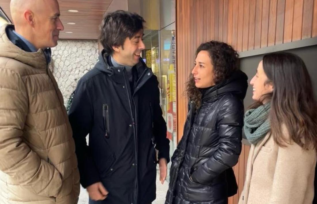 Els candidats d’Enclar, avui davant el Comú d’Andorra la Vella.