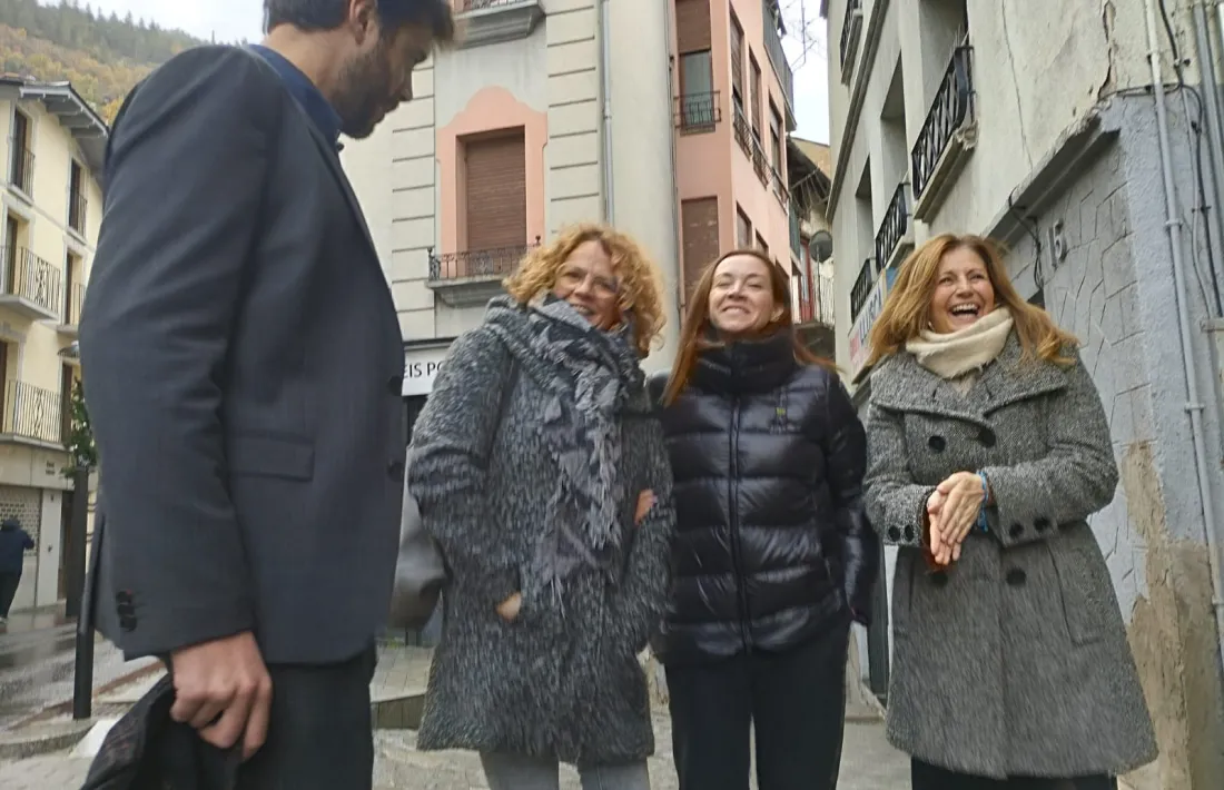 Cairat, amb membres de la llista de Derperta Laurèdia a Verge de Canòlich.