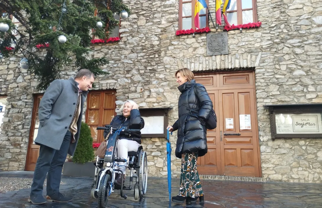 Agustina Grandvallet, entre els números 1 i 2 d’UL, Mireia Codina i Josep Majoral.