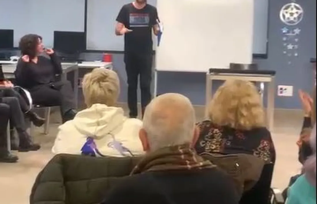 Els candidats de Amb Seny a la llar de jubilats de la Massana.