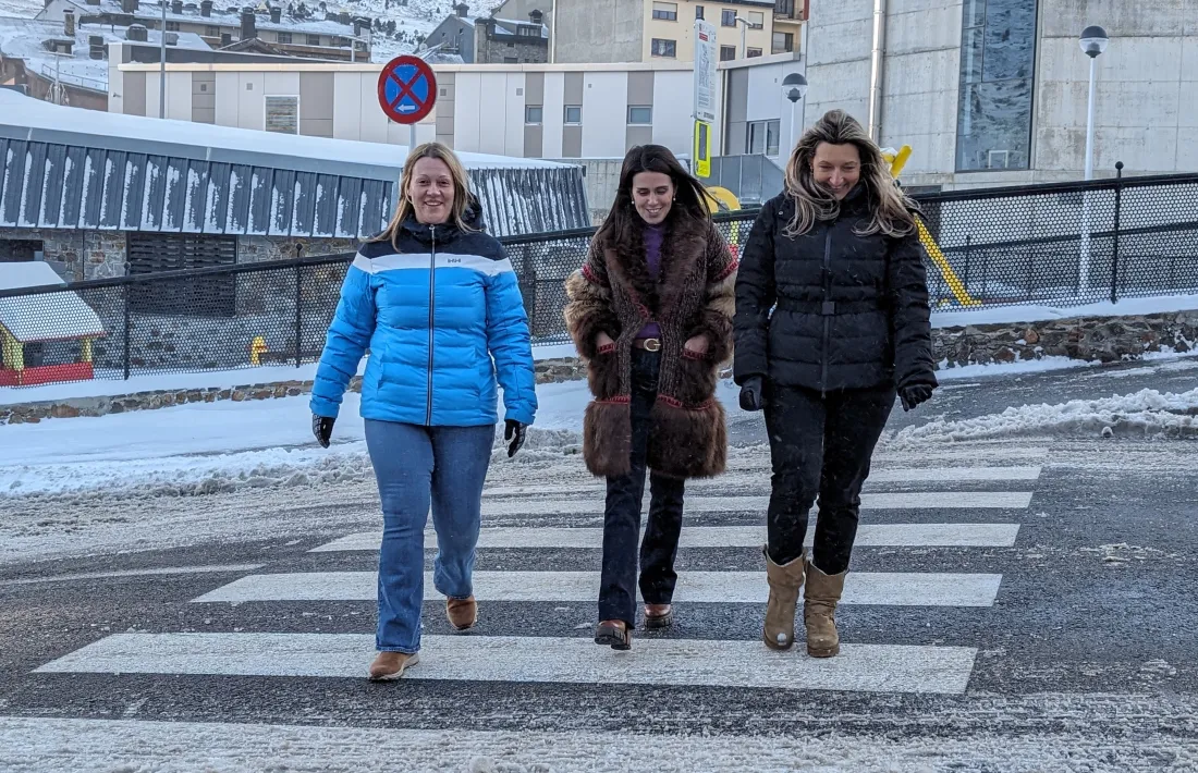 Laura Mas, acompanyada d’altres candidates, ha presentat avui les inversions que faran al Pas si guanyen les eleccions.
