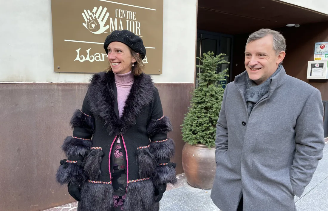Mireia Codina i Josep Majoral, davant la Llar de Lòria.