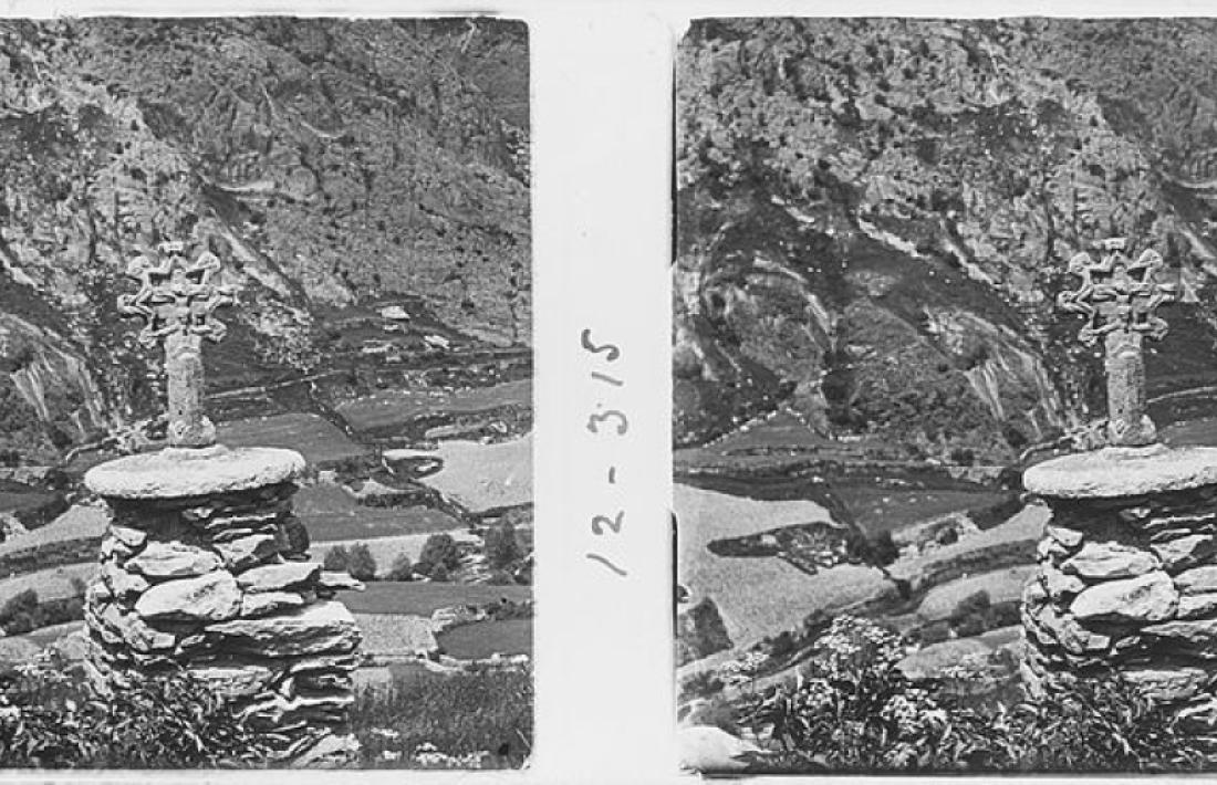 La Creu dels Set Braços, el 1916, quan conservava totes les extremitats.
