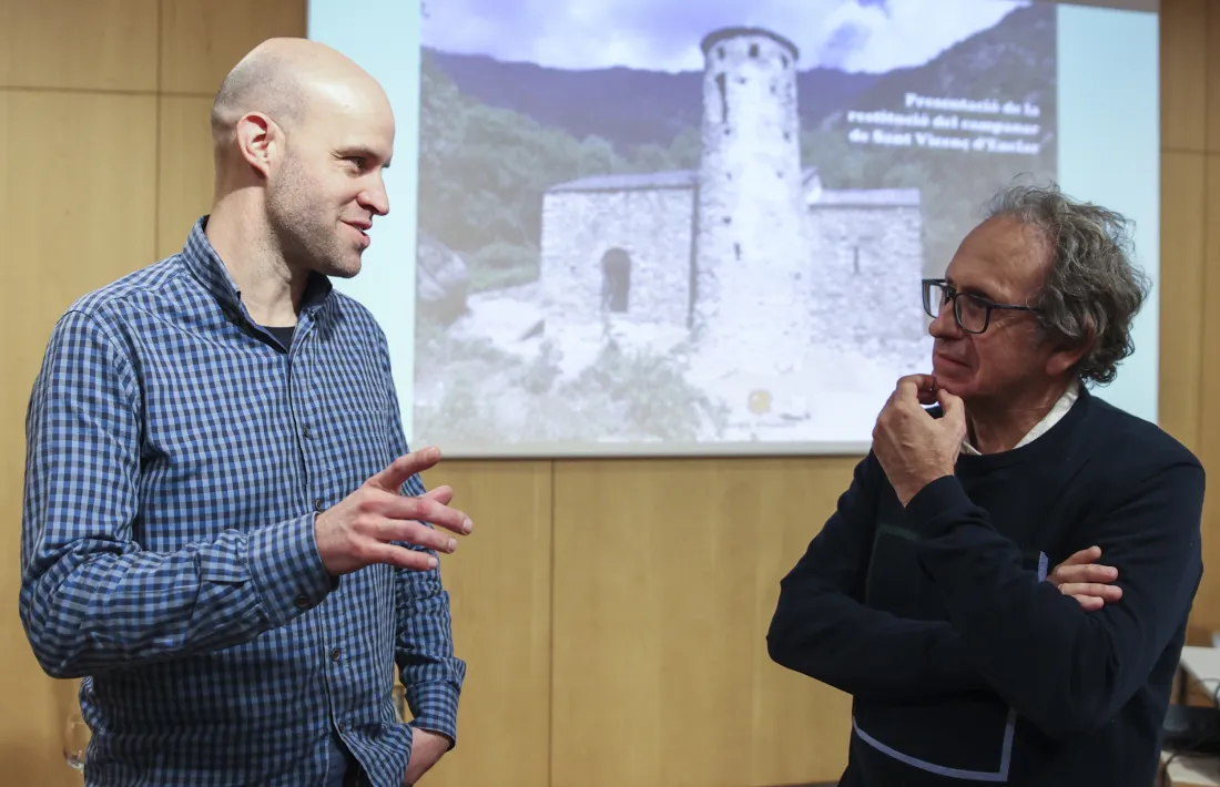 Els arquitectes Andreu Canut i Carles Brull van repassar ahir al Centre de Congressos la reconstrucció del campanar.