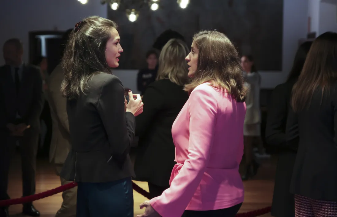 Sabrina Pujol, a la dreta, el 23 d’octubre passat, quan va jurar el càrrec: ha exercit poc més de dos mesos com a inspectora.