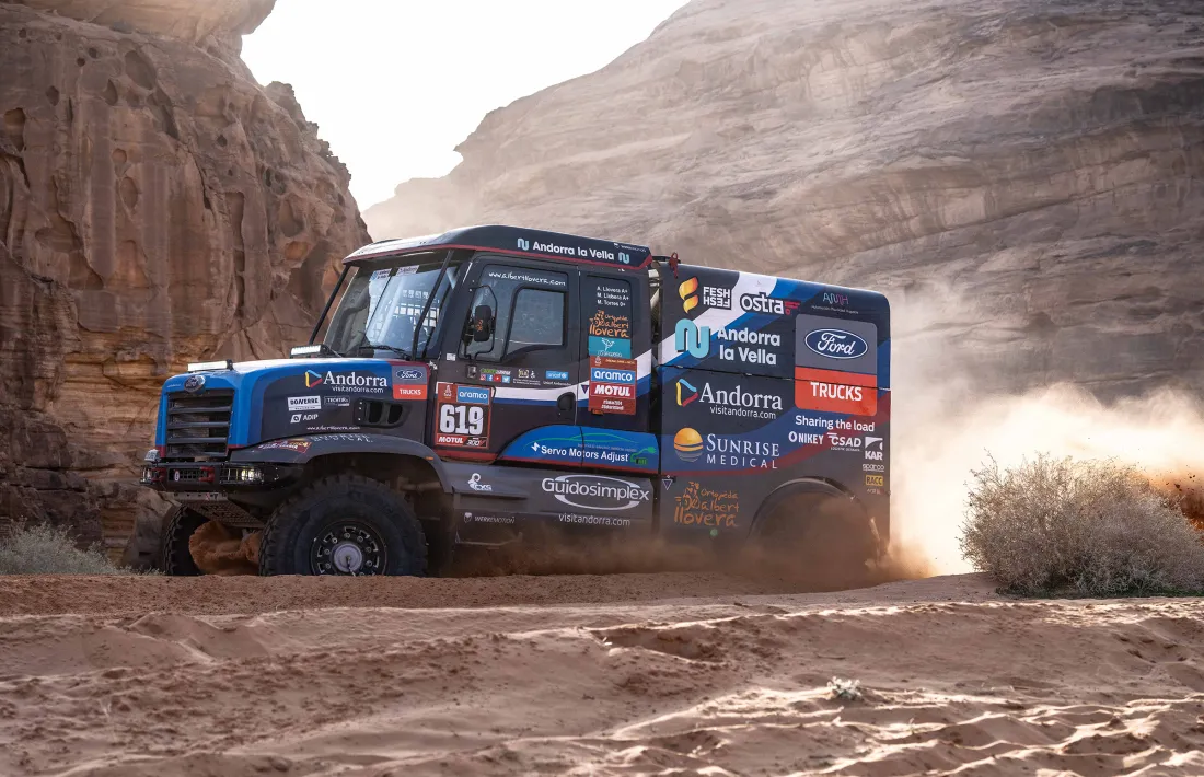 Albert Llovera, al costat de la seva neboda Margot, a la tercera etapa del Ral·li Dakar.