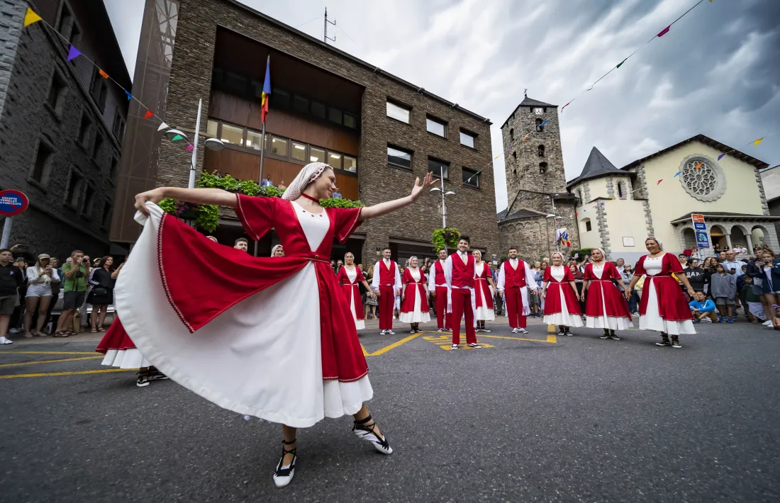 L’Esbart Dansaire, a la festa major d’Andorra la Vella.