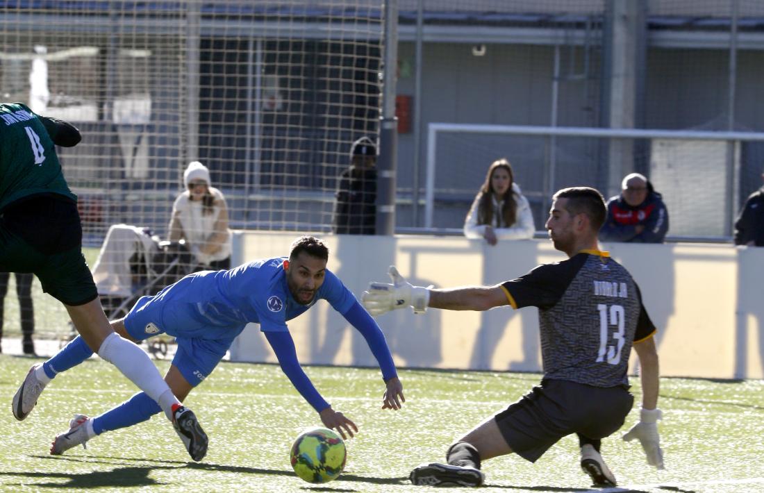 Hamza, en el moment de marcar el segon contra el Penya Encarnada d'Andorra.