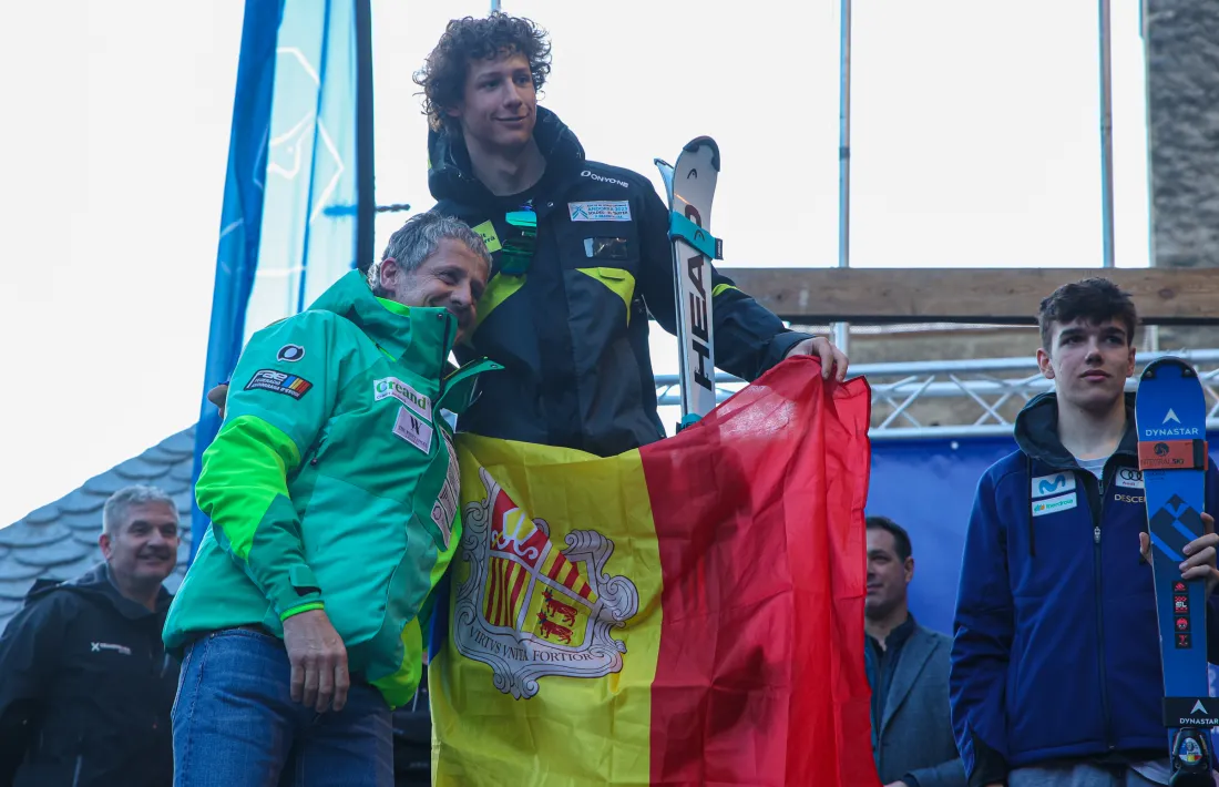 Carles Visa, amb el seu fill Jan, a la cerimònia de clausura del Borrufa.