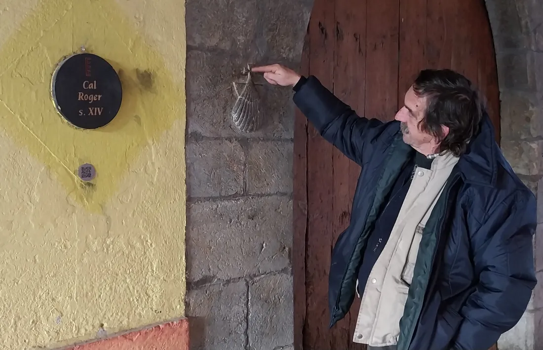 Fernández, al tradicionalment conegut com Hostal del Pelegrí, al carrer Canonges. 