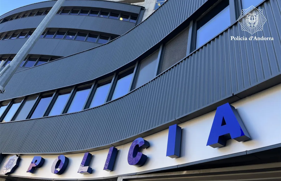La façana de l'edifici policial.