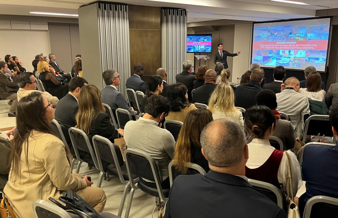 Marc Saura, en un moment de la presentació davant empresaris portuguesos.