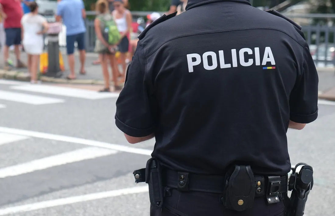 Un agent de policia.