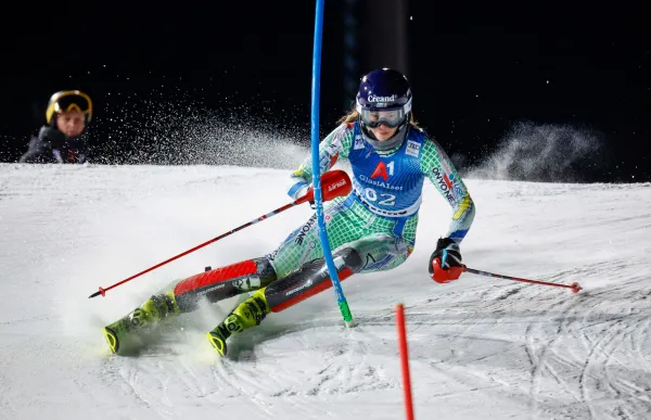 p._27_carla_mijares_wc_sl_flachau_foto_hans_bezard_agence_zoom_00
