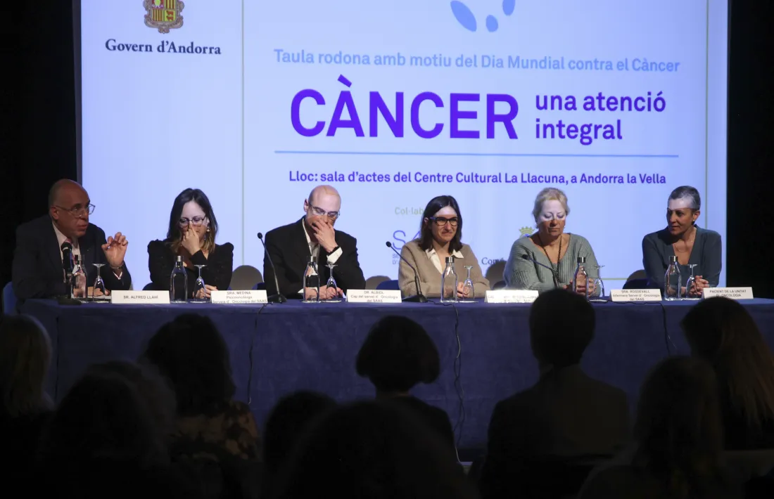 La Llacuna va acollir ahir la taula rodona sobre l'atenció integral a pacients de càncer.
