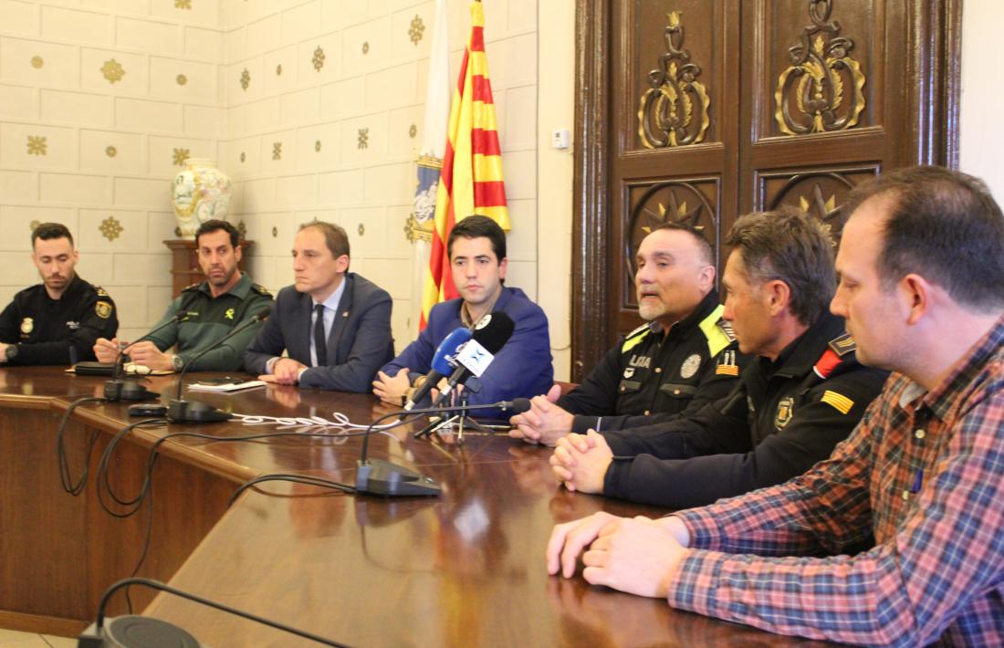 Imatge de la reunió extraordinària de la junta de seguretat local. 