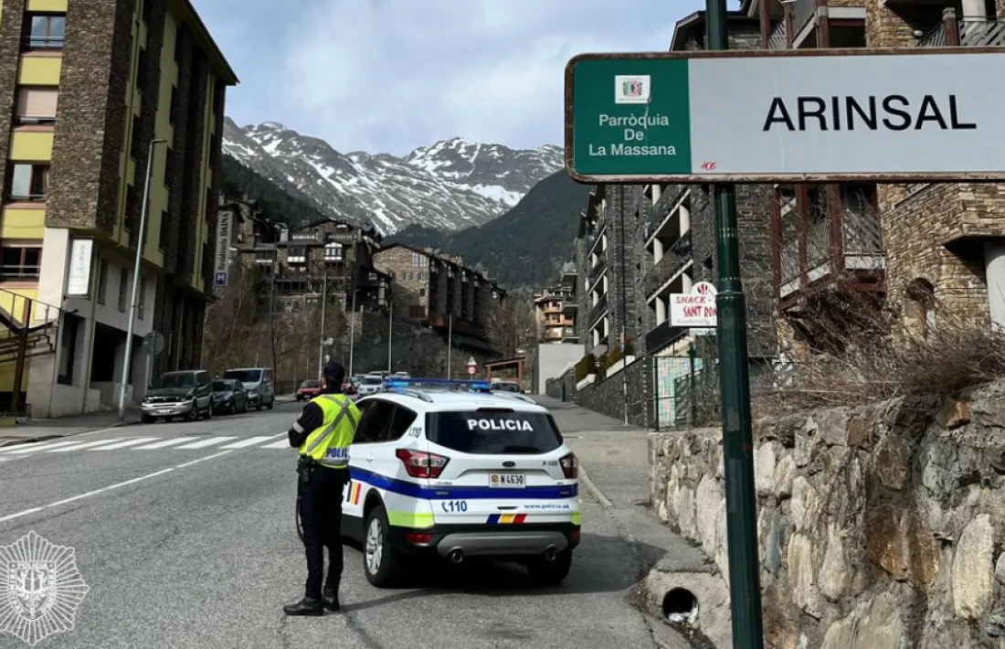 Una patrulla de la policia a Arinsal.