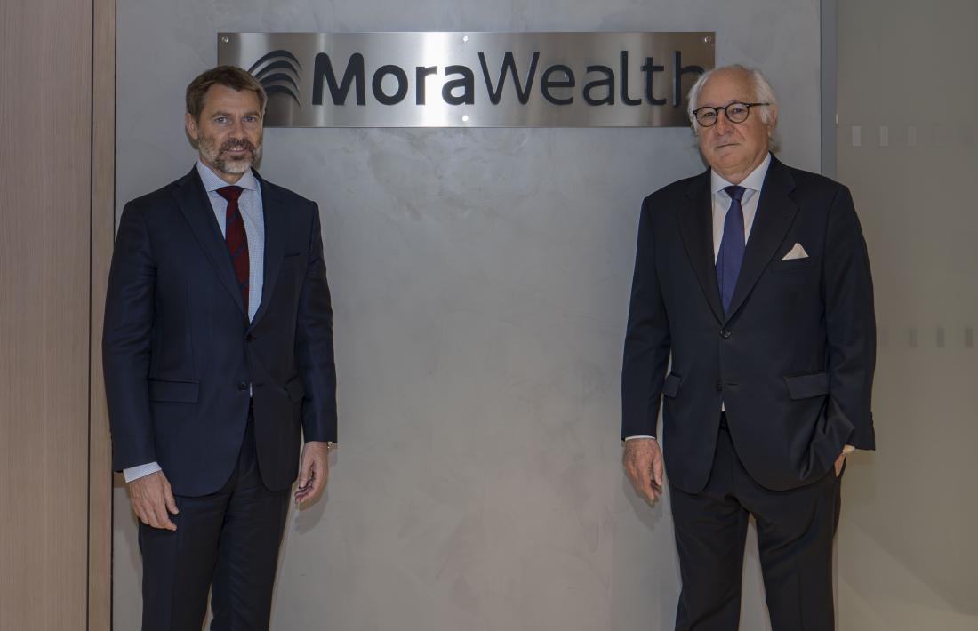 El conseller director general de MoraBanc, Lluis Alsina, i el president de l'entitat, Joan Maria Nin, a les oficines de MoraWealth a Madrid.